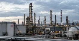 Lukoil-Carlyle Satışı ABD’de Kilitlendi: 150 Bin Varillik Kapasite Boşta