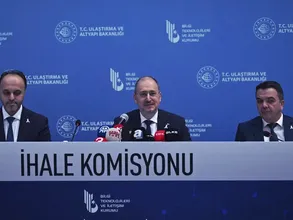 5G ihalesinde 700 MHz frekansında A1 paketine en yüksek teklifi 429 milyon dolarla Turkcell, A2'ye 426 milyon dolarla Vodafone ve A3'e 425 milyon dolarla Türk Telekom verdi