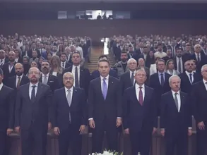 Bakan Bayraktar, EPIX söyleşisinde enerji uzmanlarıyla buluştu