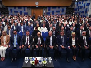 Hazine ve Maliye Bakanı Mehmet Şimşek, İzmir'de iş insanlarıyla buluştu