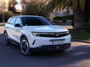 Opel'den binek ve ticari araç modellerinde faizsiz kredi ve nakit indirim kampanyası