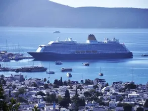 "Spirit of Adventure" isimli kruvaziyer Bodrum'a geldi