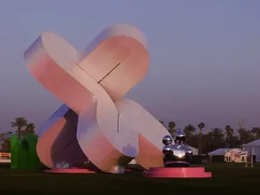 Trendyol Sanat, Güvenç Özel'in "Neuroflux" eserini Contemporary Istanbul'da sanatseverlerle buluşturuyor