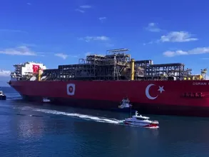 Türkiye'nin ilk yüzer doğal gaz üretim platformu Osman Gazi Filyos Limanı'nda