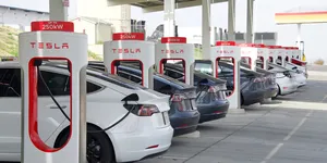 Tesla’dan Supercharger’lar İçin Acil Kaçış Özelliği