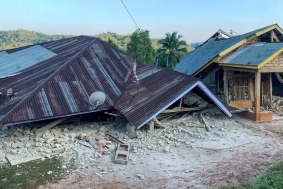 Endonezya 7,7 büyüklüğünde deprem meydana geldi: Tsunami uyarısı yapıldı