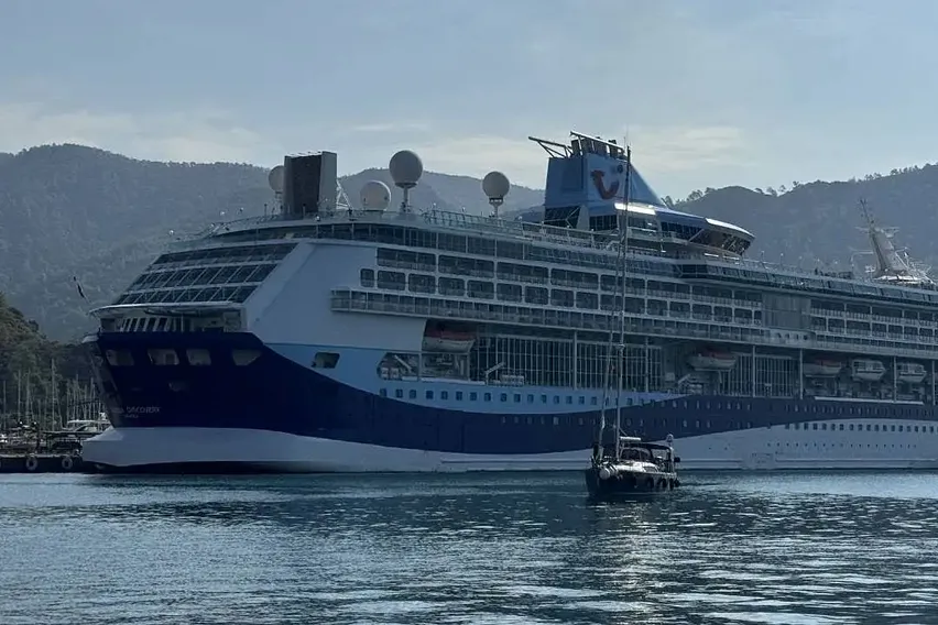 264 Metrelik "Marella Discovery" Marmaris'te: 1765 Turist İlçeye Geldi