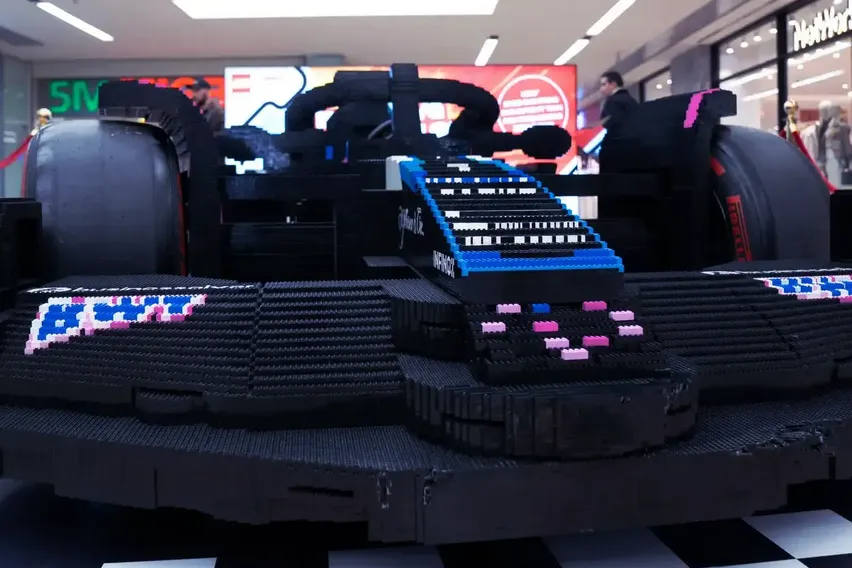 400 bin "lego" parçasıyla yapılan Formula 1 aracı Ankara'da sergileniyor