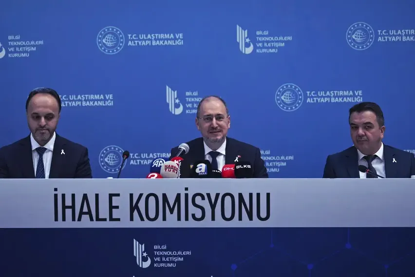 5G ihalesinde 700 MHz frekansında A1 paketine en yüksek teklifi 429 milyon dolarla Turkcell, A2'ye 426 milyon dolarla Vodafone ve A3'e 425 milyon dolarla Türk Telekom verdi