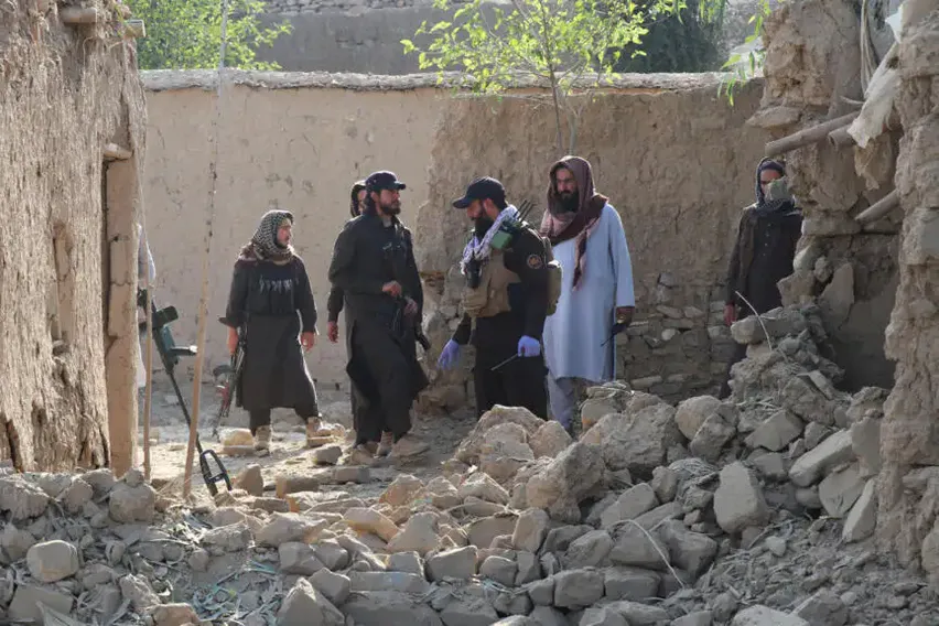Afghanistan : Des Frappes Pakistanaises Tuent Quatre Civils, les Taliban Promettent de Répondre