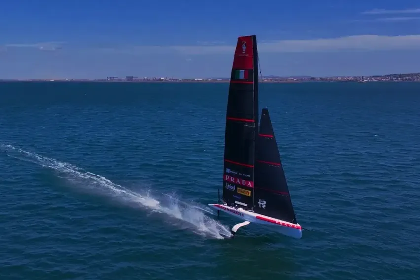 Alfa Romeo, İtalyan Luna Rossa yelken takımının resmi sponsoru oldu Alfa Romeo, İtalyan Luna Rossa yelken takımının resmi sponsoru oldu