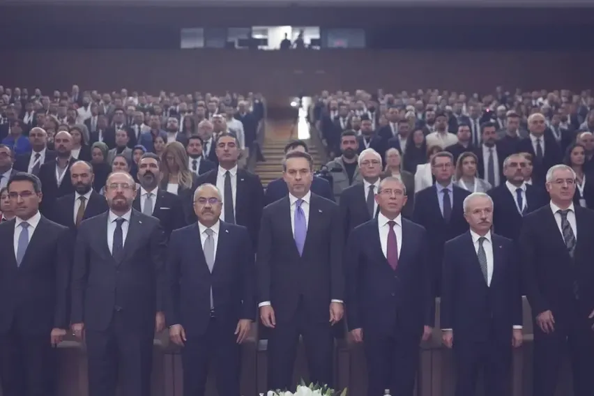 Bakan Bayraktar, EPIX söyleşisinde enerji uzmanlarıyla buluştu