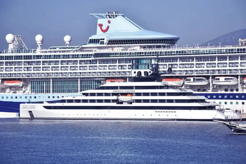 Bodrum'a iki kruvaziyerle 1853 yolcu geldi