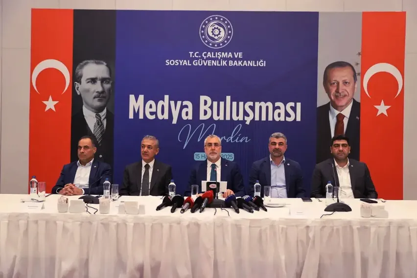 Çalışma ve Sosyal Güvenlik Bakanı Işıkhan, Mardin'de "Medya Buluşması" programında konuştu: Çalışma ve Sosyal Güvenlik Bakanı Işıkhan, Mardin'de "Medya Buluşması" programında konuştu: