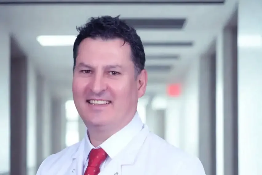 Diyaliz hastası 10 yılın ardından kadavradan yapılan böbrek nakliyle sağlığına kavuştu