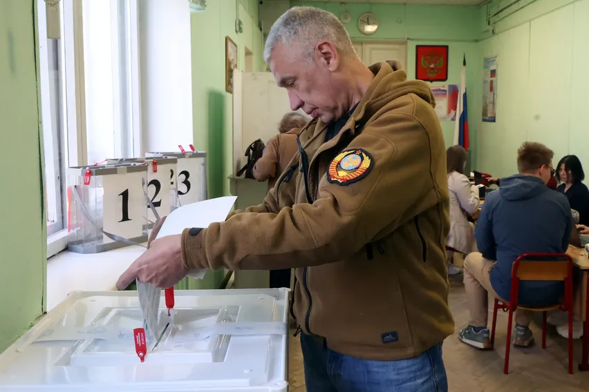 El Partido de Vladimir Putin Se Impone en Unas Elecciones Sin Oposición Real
