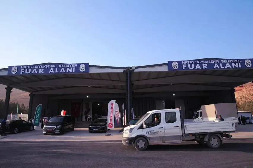 Hatay'da imalatçıların ürünlerini tanıttığı 4. Mobilya Fuarı açıldı