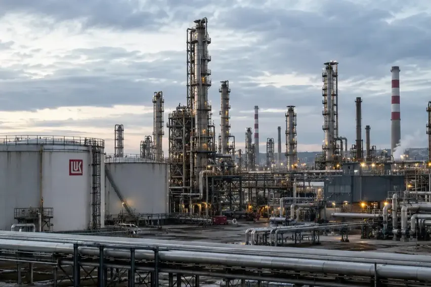 Lukoil-Carlyle Satışı ABD’de Kilitlendi: 150 Bin Varillik Kapasite Boşta