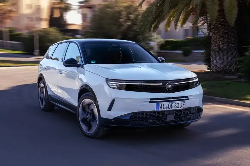 Opel'den binek ve ticari araç modellerinde faizsiz kredi ve nakit indirim kampanyası