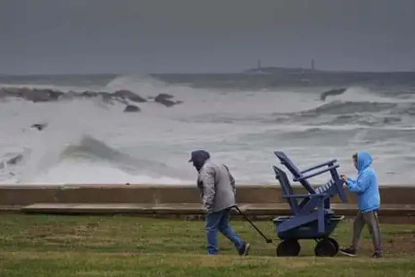 Power Outages and Flooded Roads as Major Storm Bears Down on US North-East