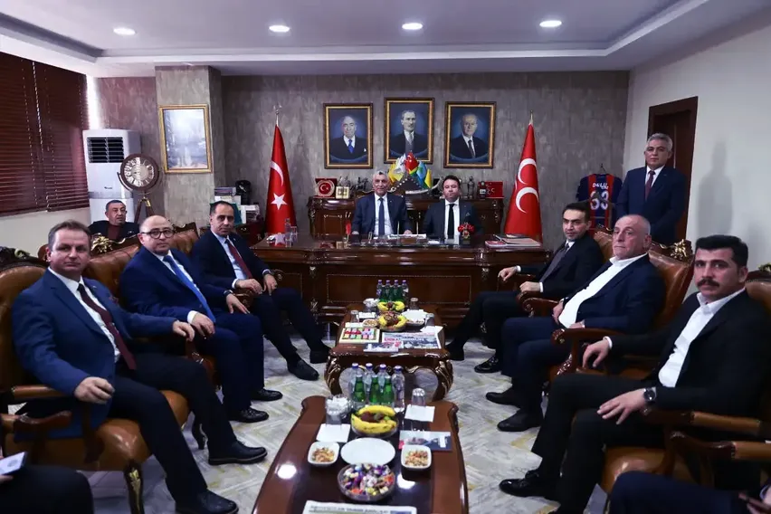 Ticaret Bakanı Ömer Bolat, Mersin Ekonomi Zirvesi'nde konuştu: (2) Ticaret Bakanı Ömer Bolat, Mersin Ekonomi Zirvesi'nde konuştu: (2)