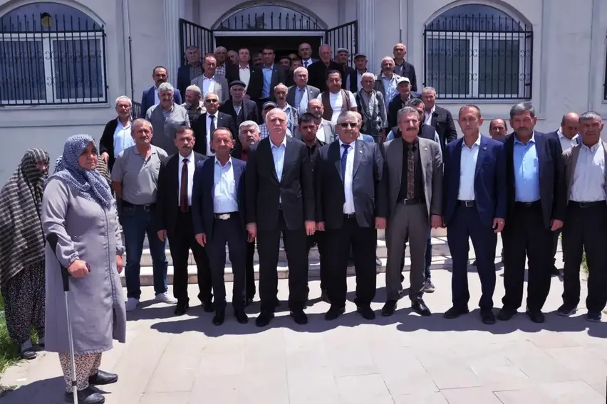 TZOB Genel Başkanı Bayraktar, Kütahya'da zirai dondan etkilenen kiraz bahçelerini inceledi TZOB Genel Başkanı Bayraktar, Kütahya'da zirai dondan etkilenen kiraz bahçelerini inceledi