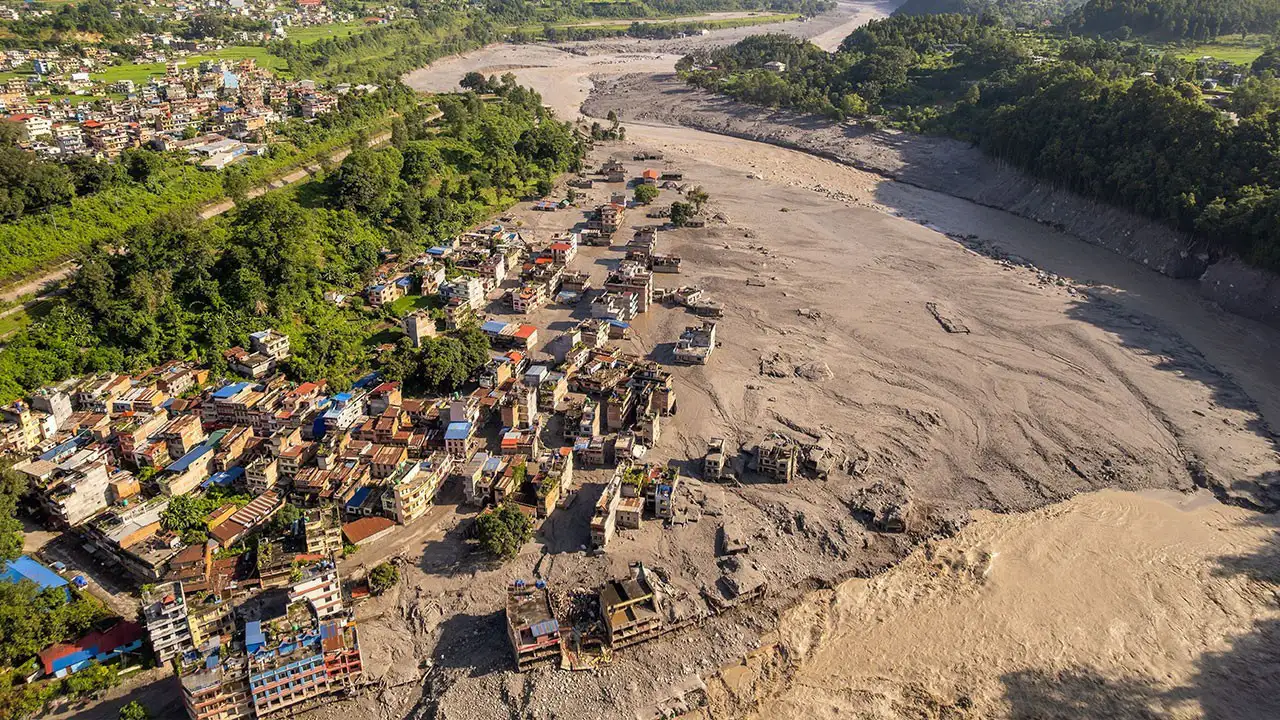 BM: Nepal'deki Seller En Az 2,2 Milyon Ton Enkaz Bıraktı