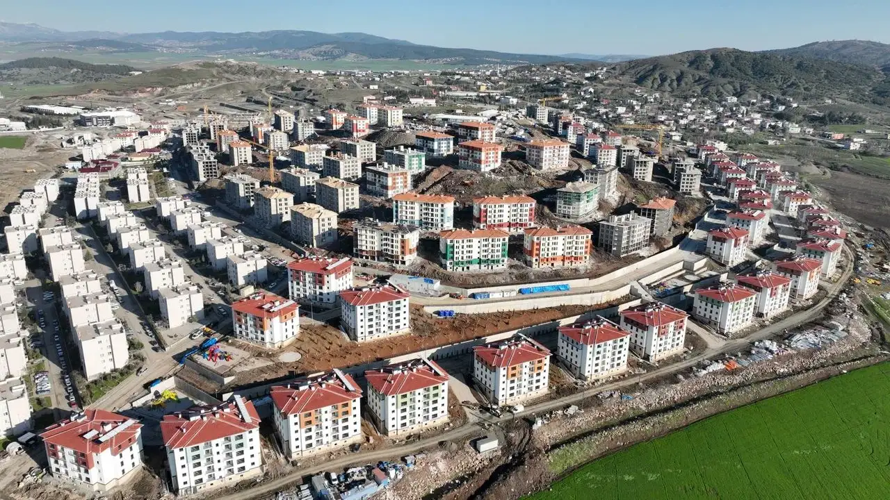 Deprem Bölgesinde Ticari Hayat Yeniden Canlanıyor